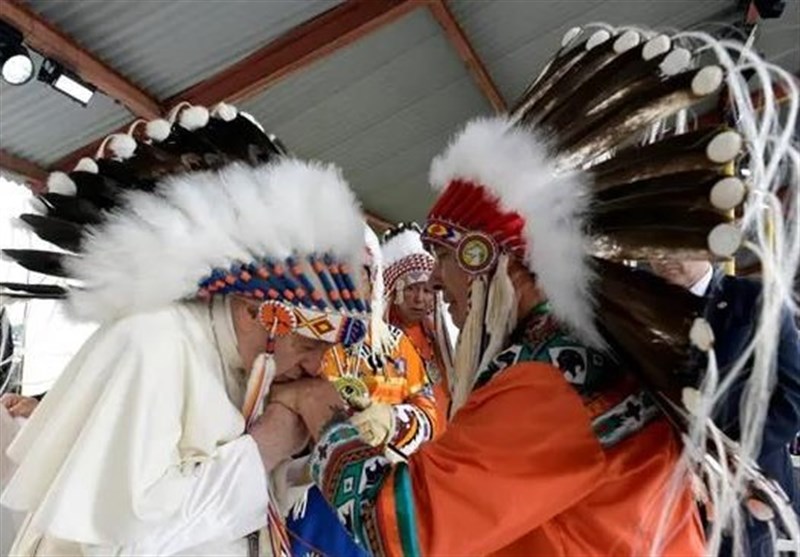 عذرخواهی پاپ از بومیان کانادا به ىليل رفتار کلیسا در قبال کودکان بومی