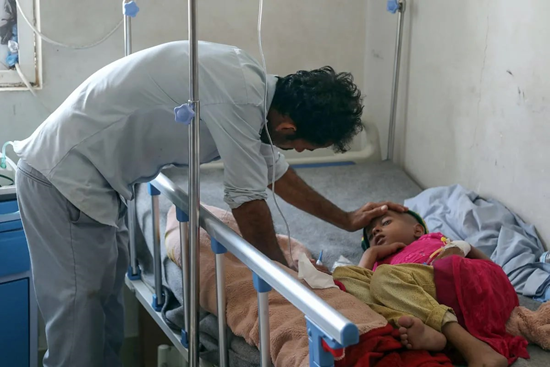 درگیری بیش از سه هزار کودک یمنی در محاصره سعودی با سرطان