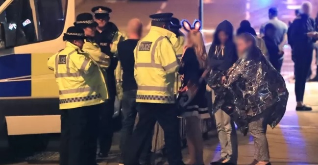 عدم ارائه حمایت های کافی به قربانیان حادثه تروریستی در شهر منچستر انگلیس