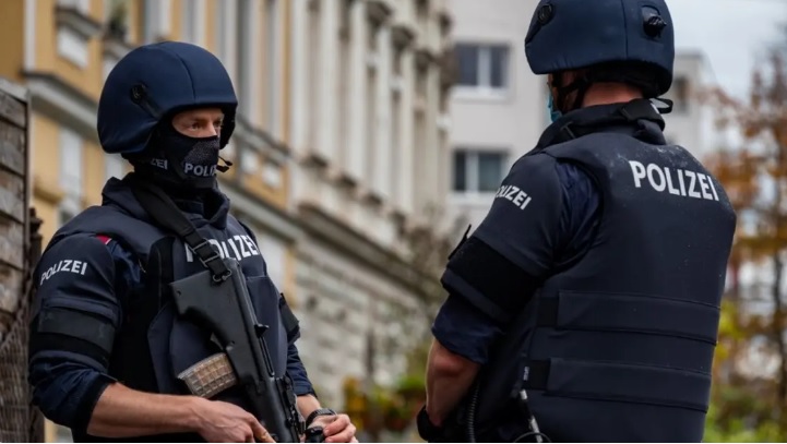 کشف  یک هسته تروریستی وابسته به داعش در اتریش