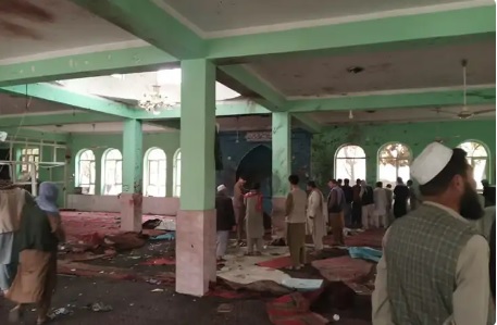 انفجار در مسجد شیعیان در بغلان افغانستان ده ها شهید و زخمی برجا گذاشت